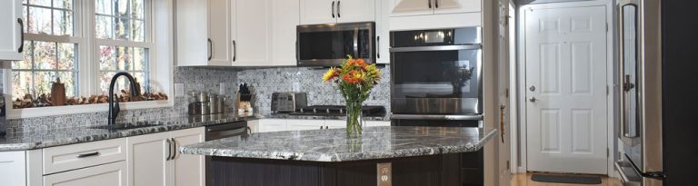 kitchen island black 768x205